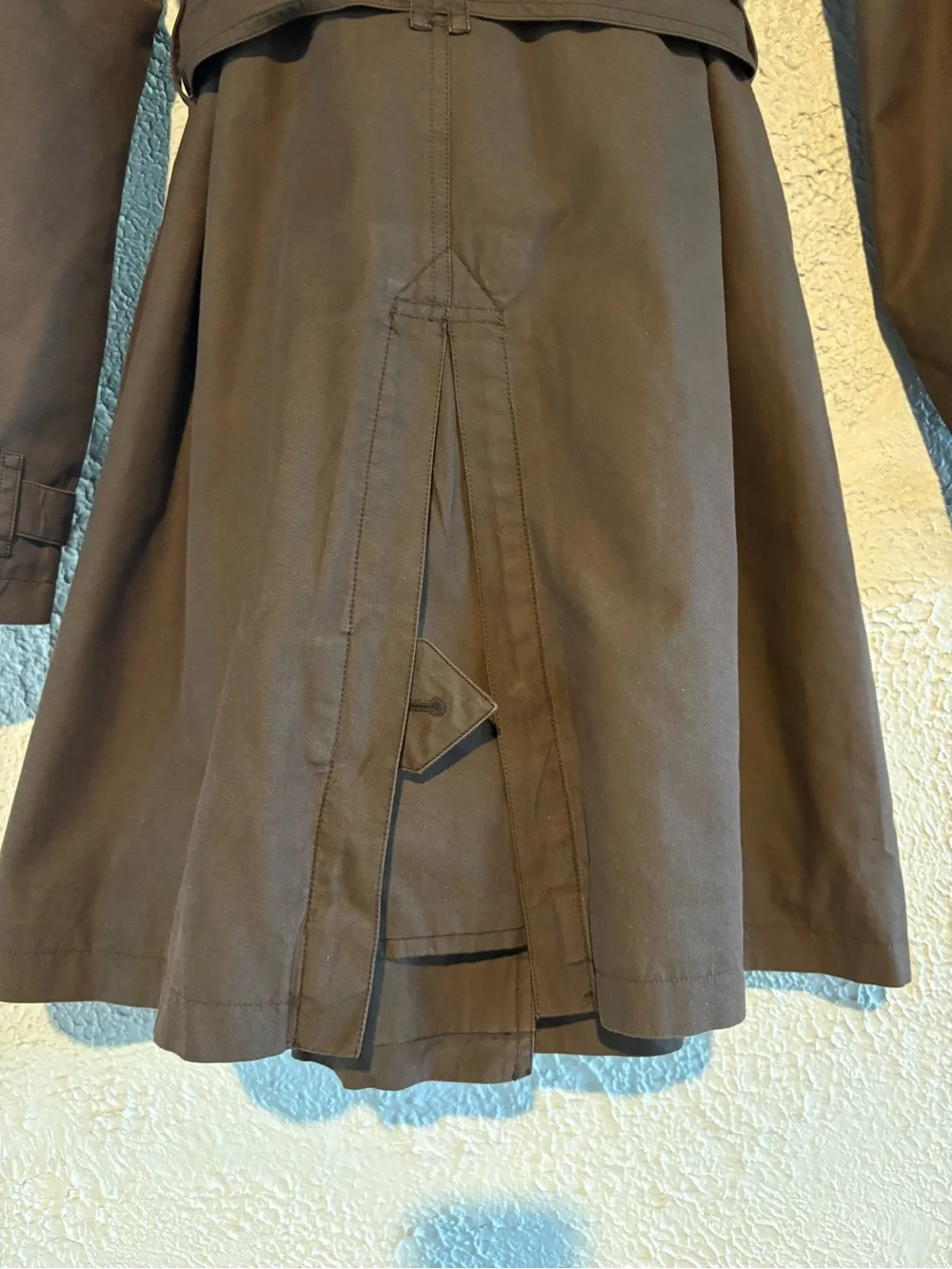 Classic Women's Burberry Olive/Brown Trench Coat with Belt - Picture 5 of 11